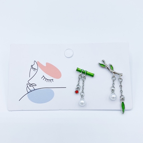 Asymmetric bamboo ear climber earrings - Picture 2 of 3